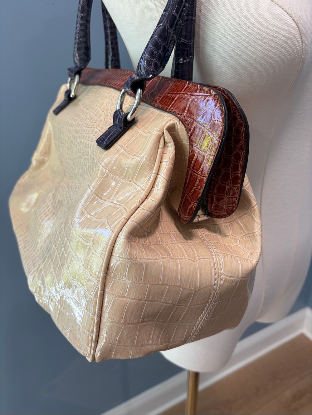 GUESS Croc Embossed Satchel Cream Brown Purple Patent Shoulder Handbag - Picture 10 of 12
